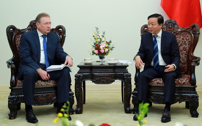 Phó Thủ tướng Trần Hồng Hà (bên trái) và lãnh đạo của Tập đoàn Zarubezhneft (bên phải) (Ảnh: VGP)